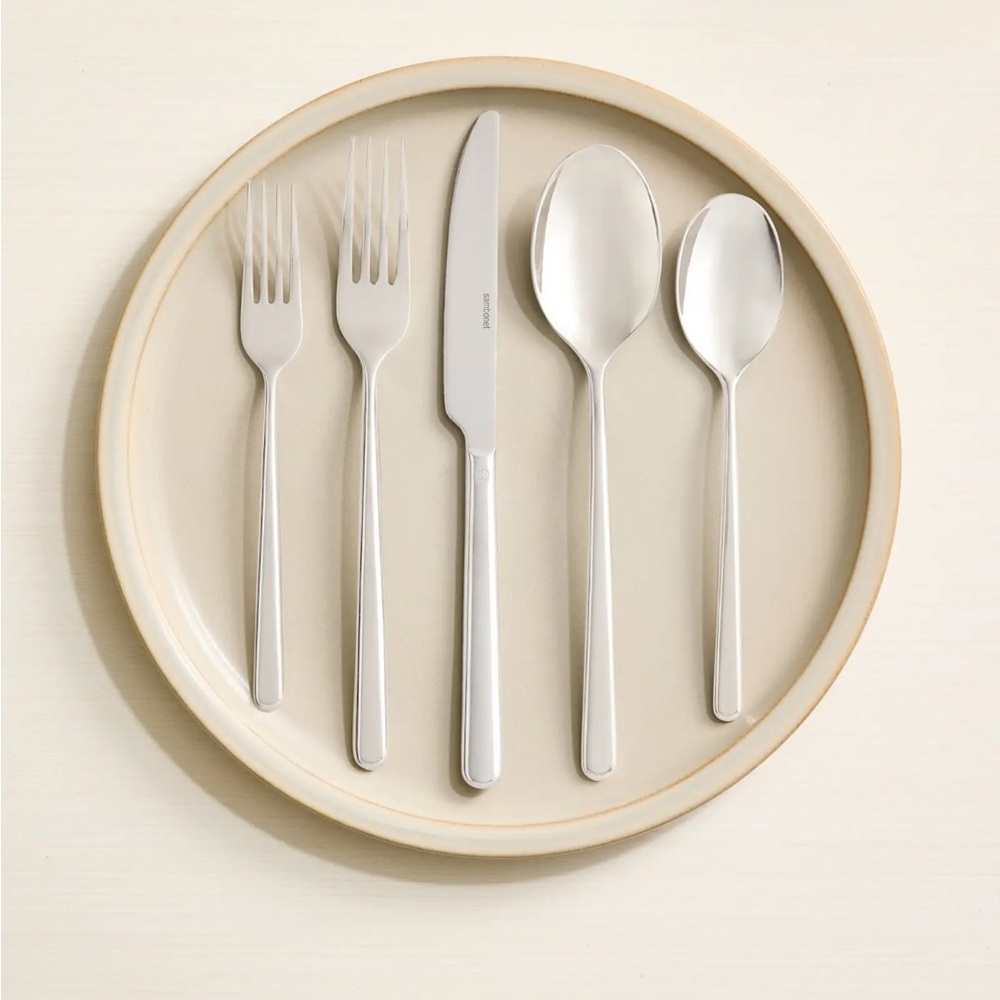 QUINCE NIB Gia Minimalist 20 Piece Flatware Set Polished Stainless Steel